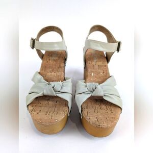 NWOT Korks Taupe Wedge Sandal Heel Women's Size 9
